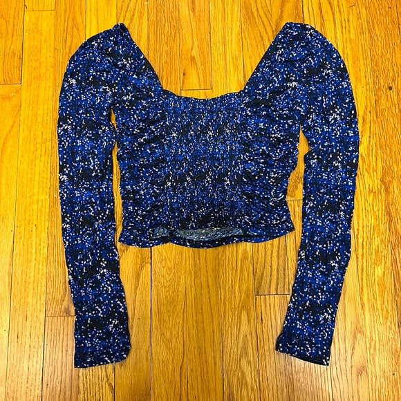 URBAN OUTFITTERS Juliana Crepe Blue Star Ruched Stretchy Crop Top NWOT Sz Medium - Picture 3 of 7